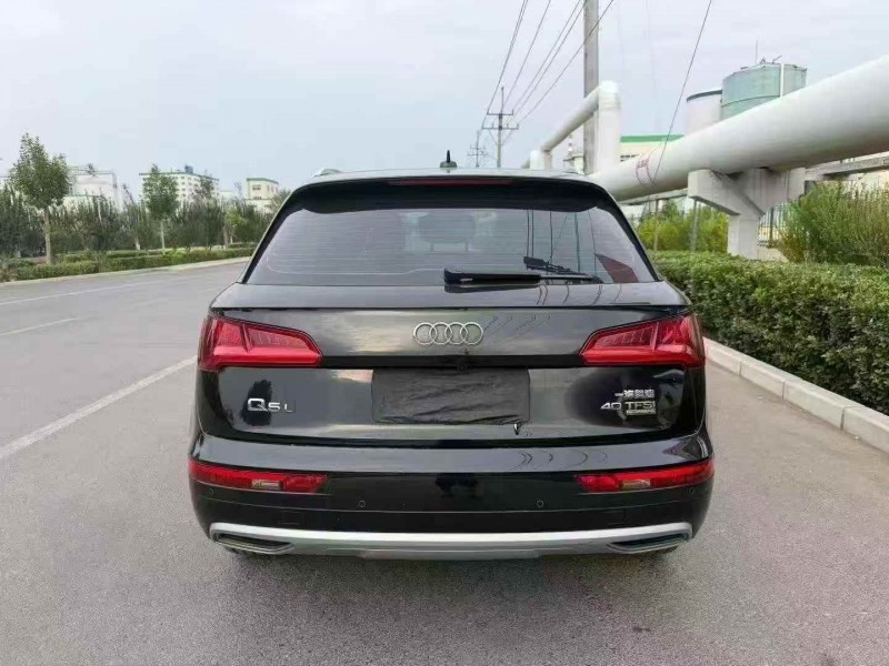 东营20年奥迪Q58