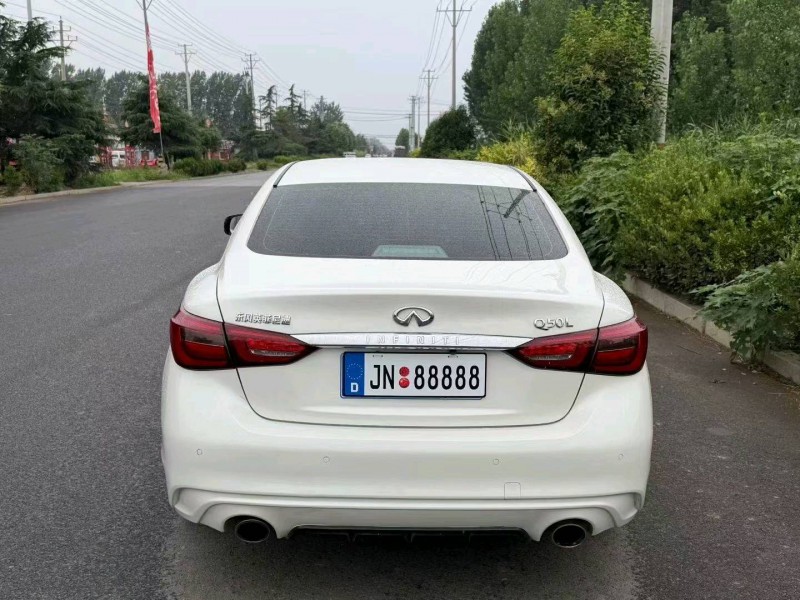 济宁23年英菲尼迪Q505