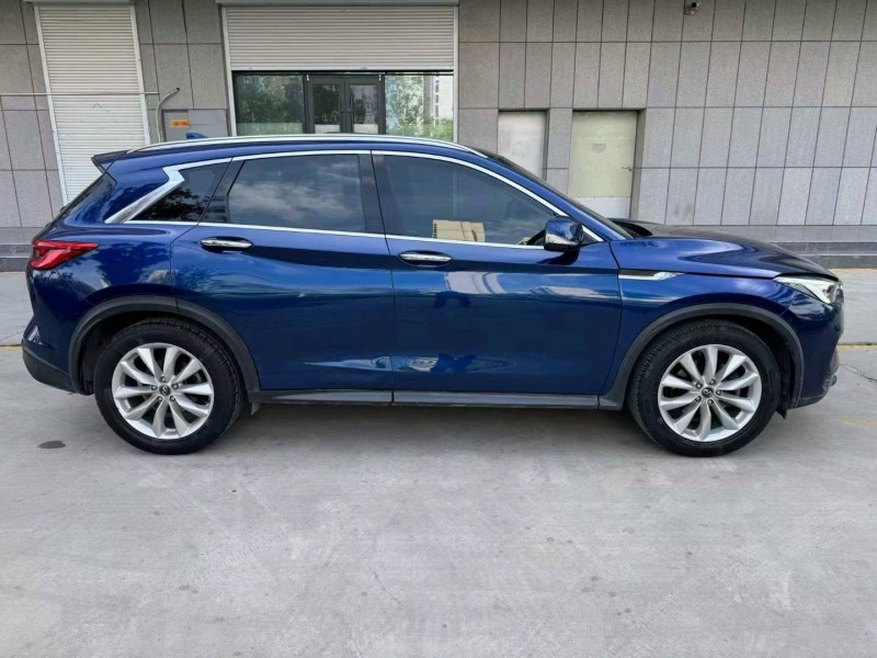 济宁20年英菲尼迪QX506