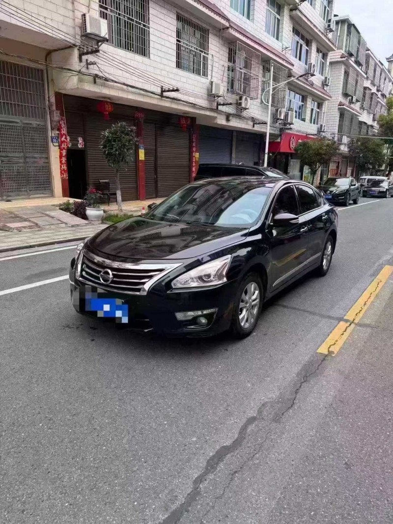 邵阳16年日产天籁3