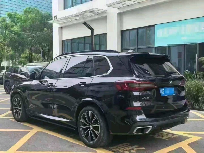 深圳21年寶馬X59