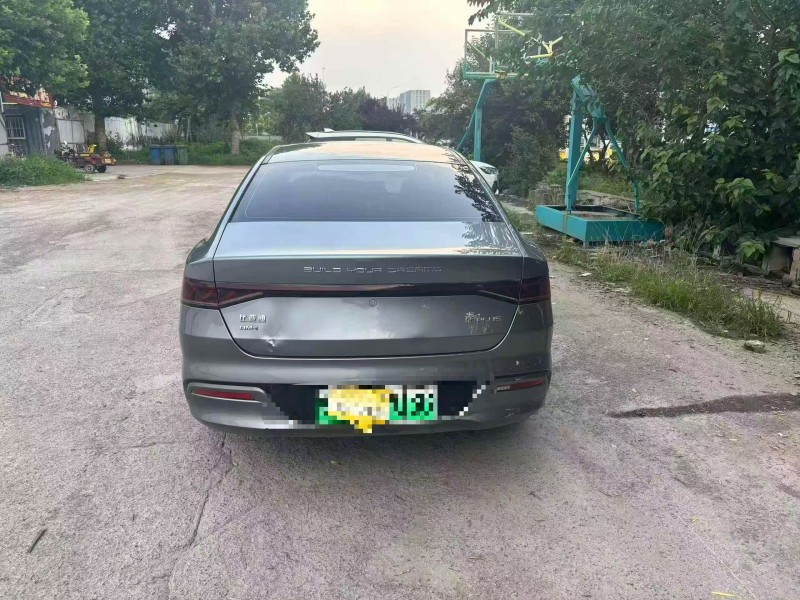 淄博24年比亚迪秦8