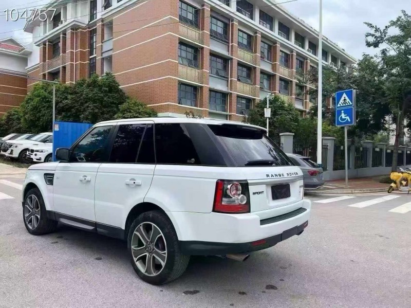 防城港13年路虎揽胜运动8
