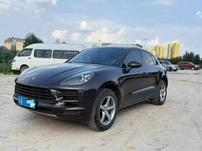 保山20年保时捷Macan3