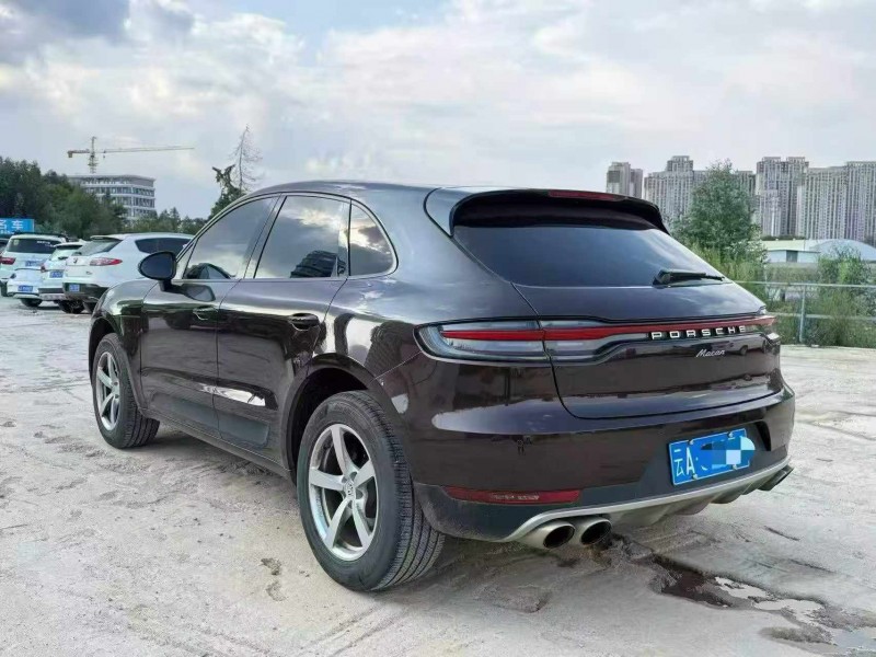 保山20年保时捷Macan7
