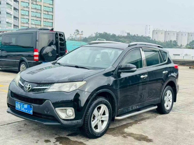 东莞13年丰田RAV43