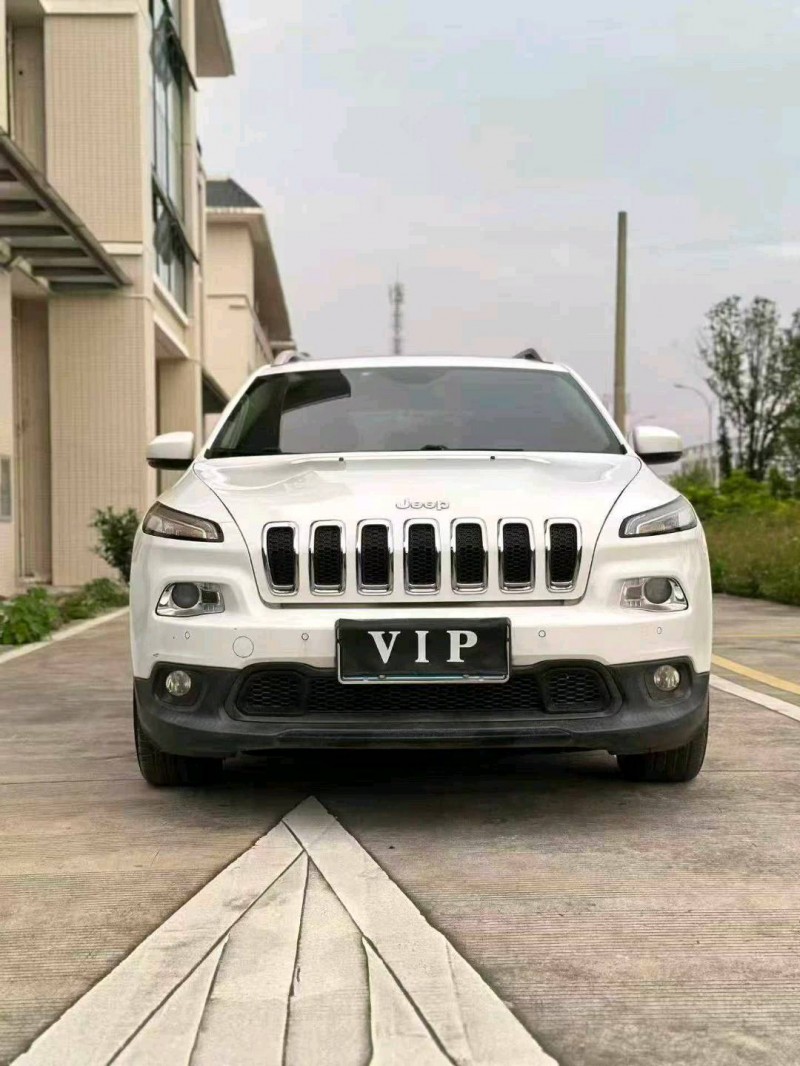 防城港17年Jeep自由光1