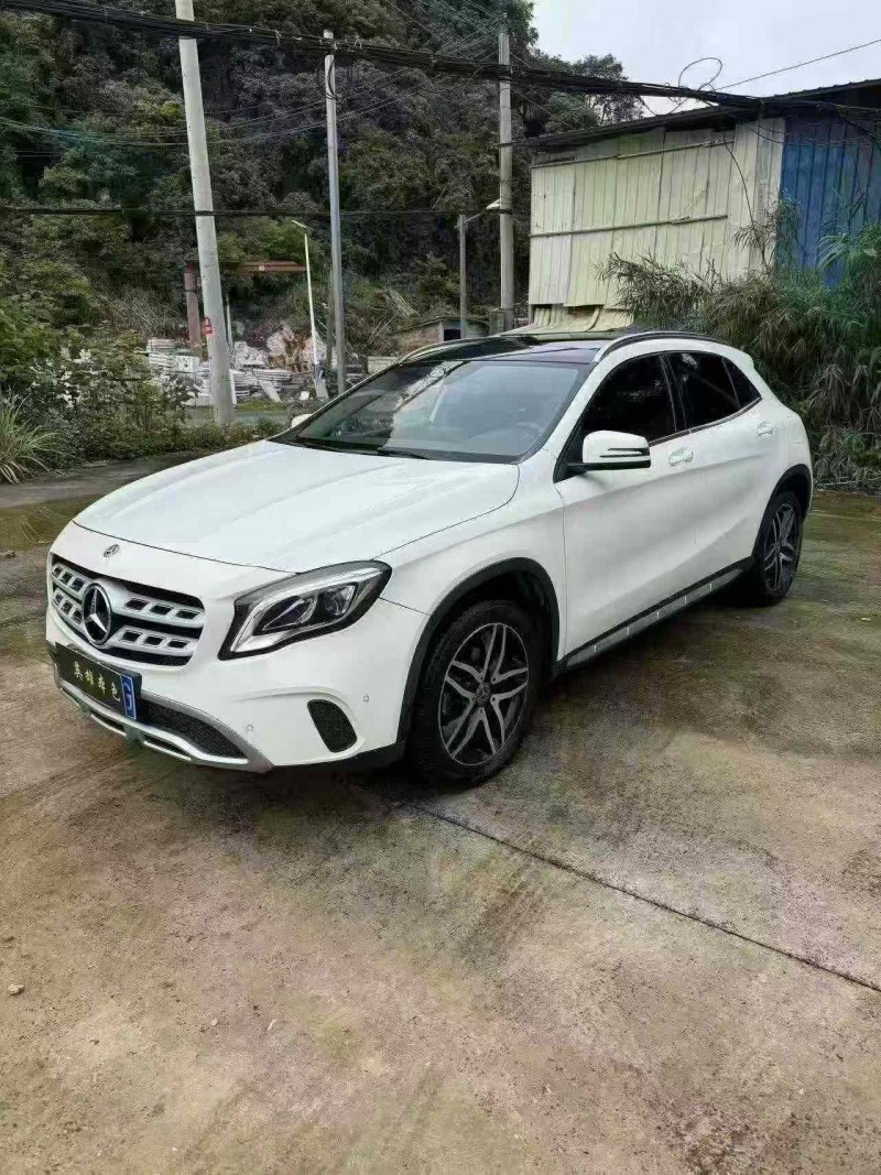 桂林18年奔驰GLA2
