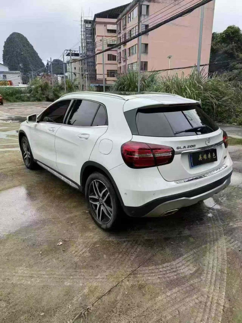 桂林18年奔驰GLA8