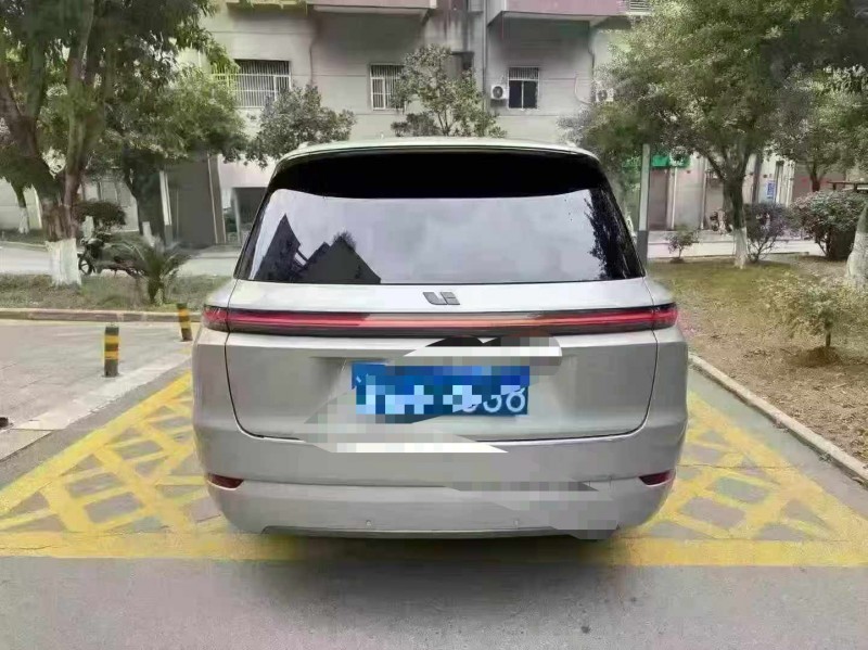 重庆23年理想L99