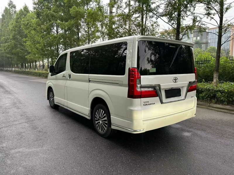 徐州23年丰田格兰维亚7