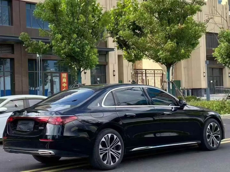 宜昌25年奔驰E8