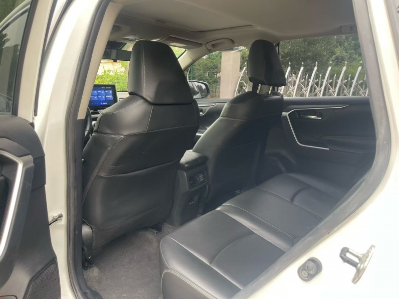 东营23年丰田RAV48