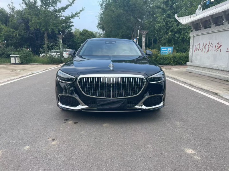 烟台25年奔驰迈巴赫S级1