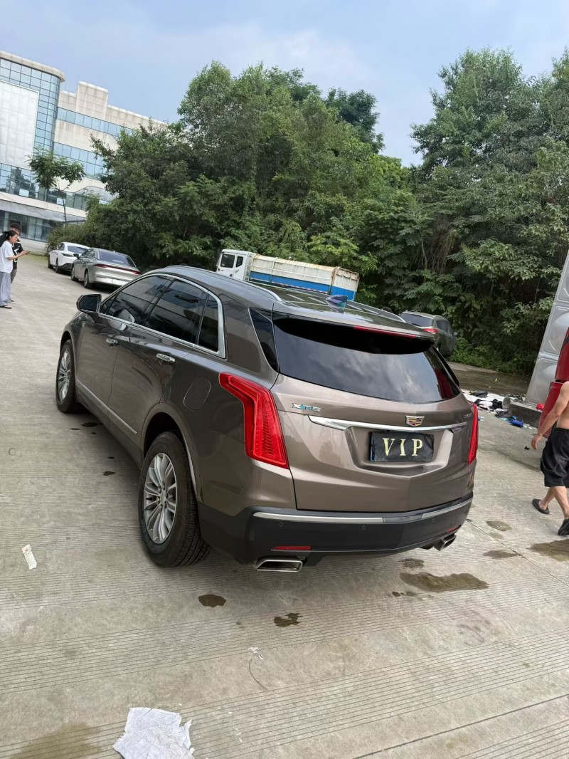 乐山17年凯迪拉克XT55