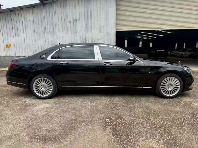 广州19年奔驰迈巴赫S级7