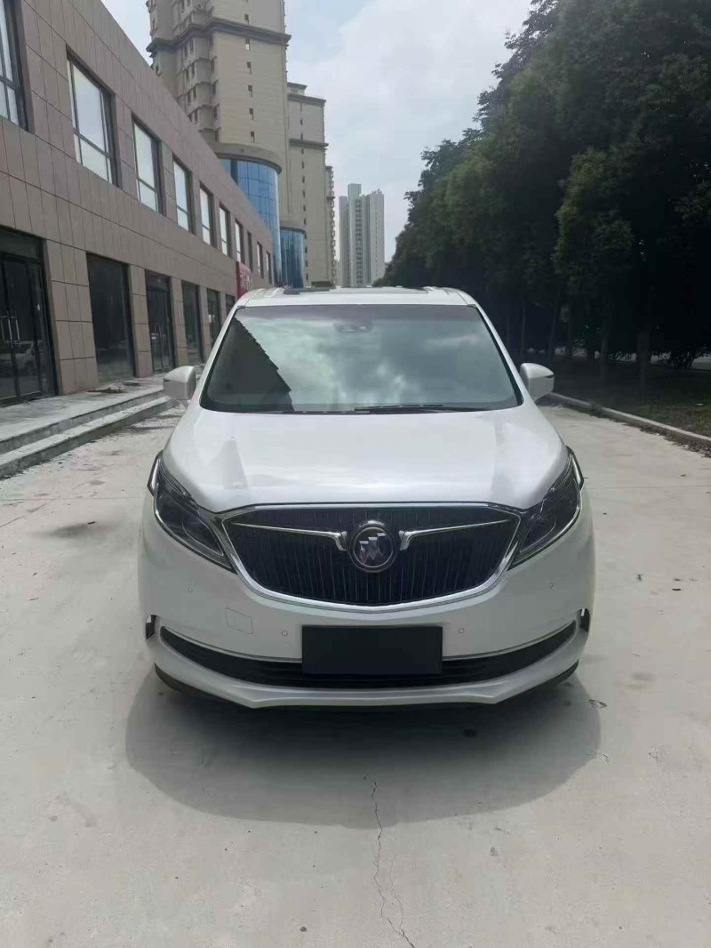 东营19年别克GL81