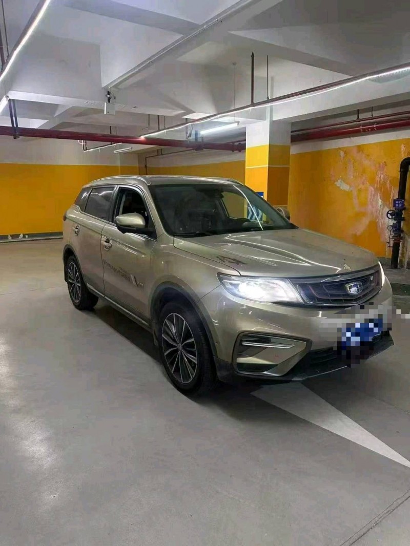 重庆19年吉利博越3