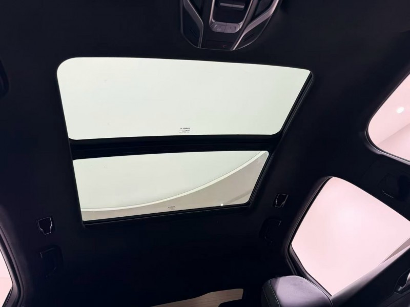 成都23年吉利星瑞8