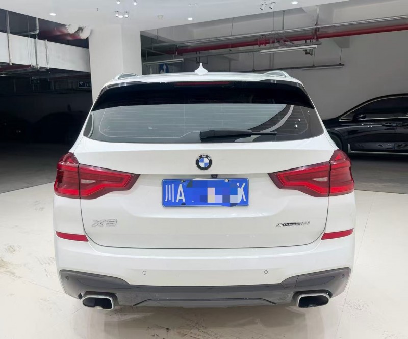 成都19年宝马X36