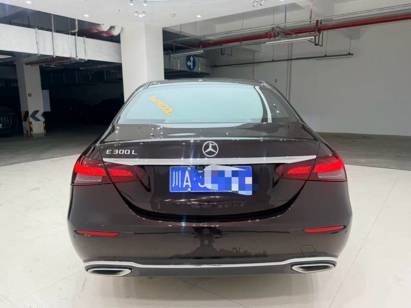 成都21年奔驰E9