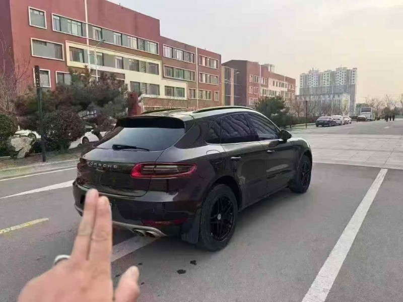 济南16年保时捷Macan4