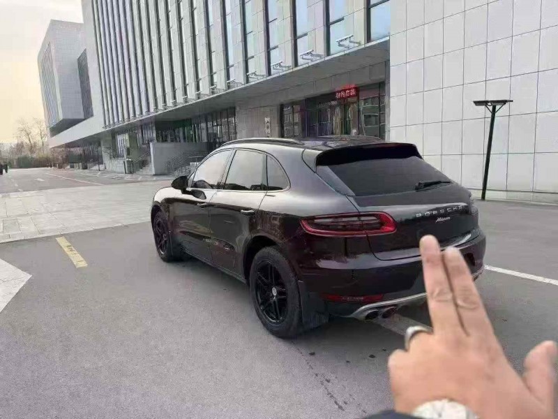 济南16年保时捷Macan5