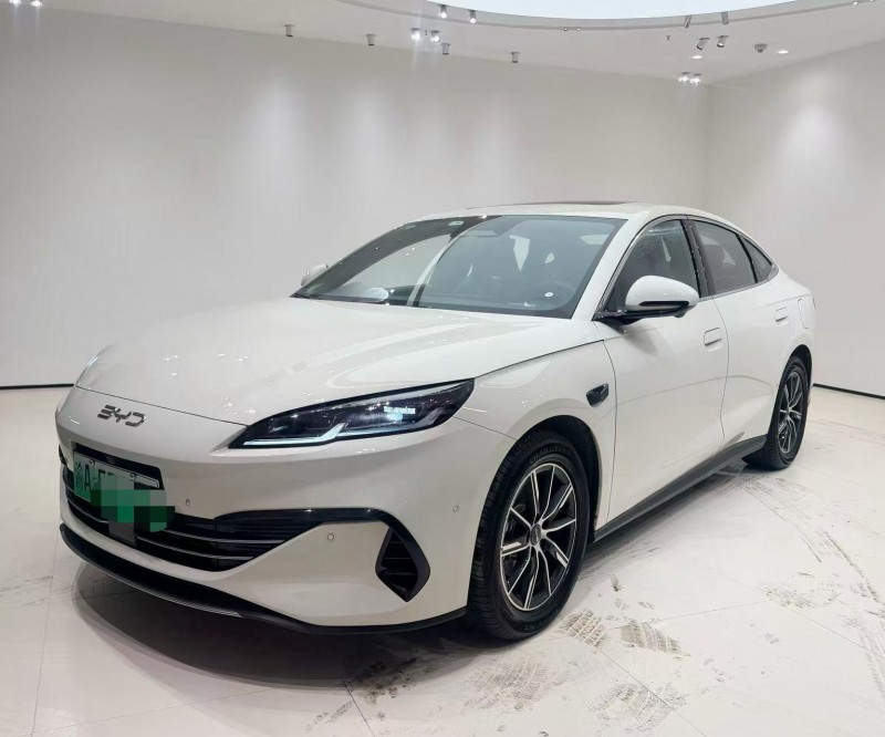 成都25年比亚迪海豹2