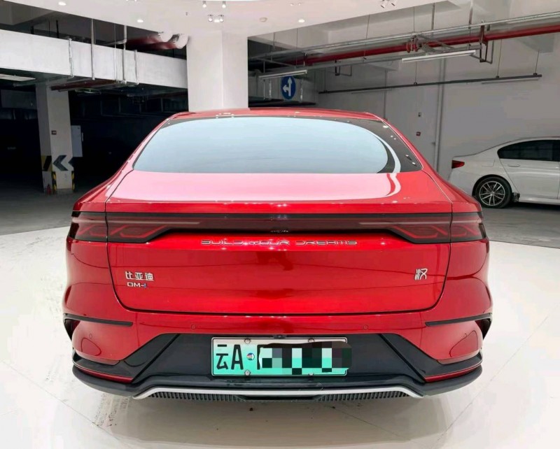 成都22年比亚迪汉9