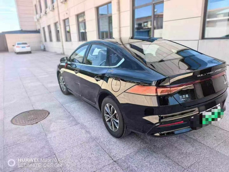 保定25年比亚迪秦8