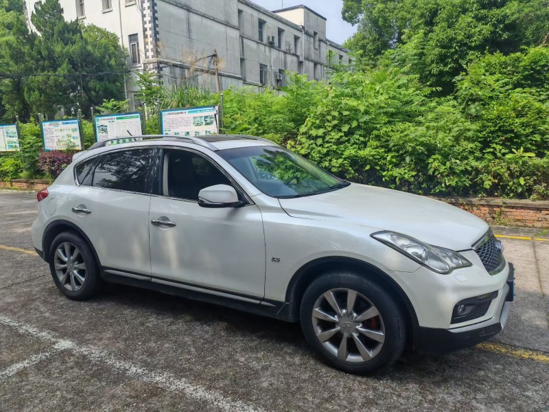 南昌16年英菲尼迪QX503