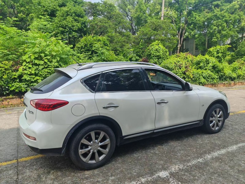 南昌16年英菲尼迪QX504