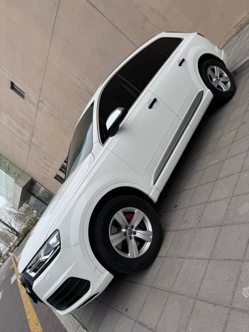 營口16年奧迪Q73
