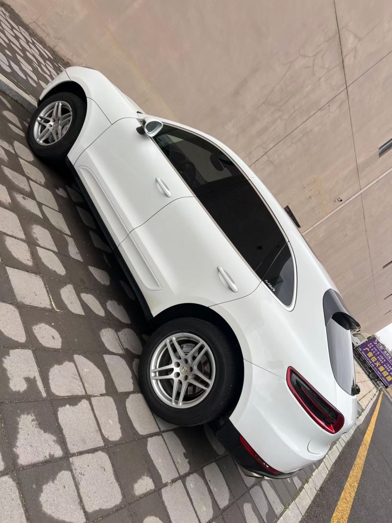 营口18年保时捷Macan8