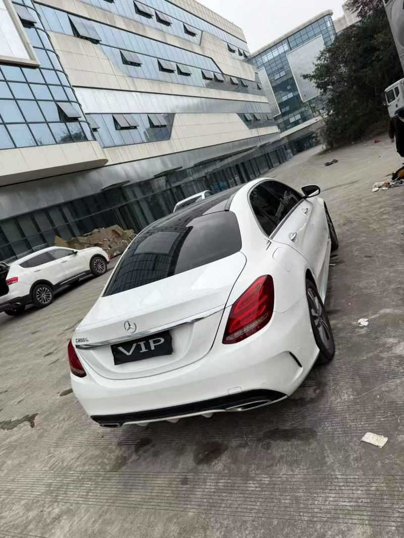 乐山17年奔驰C6