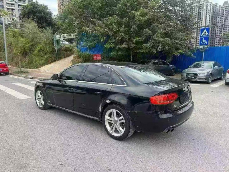 南宁12年奥迪A4L8