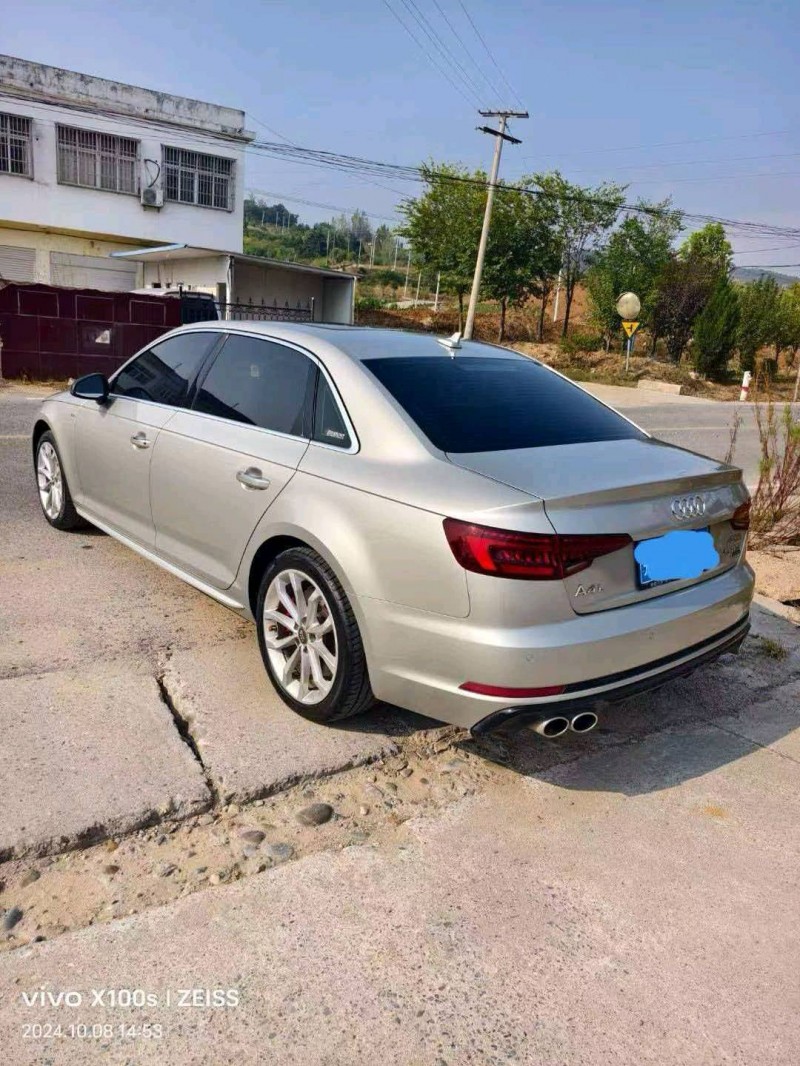 西安18年奥迪A4L7