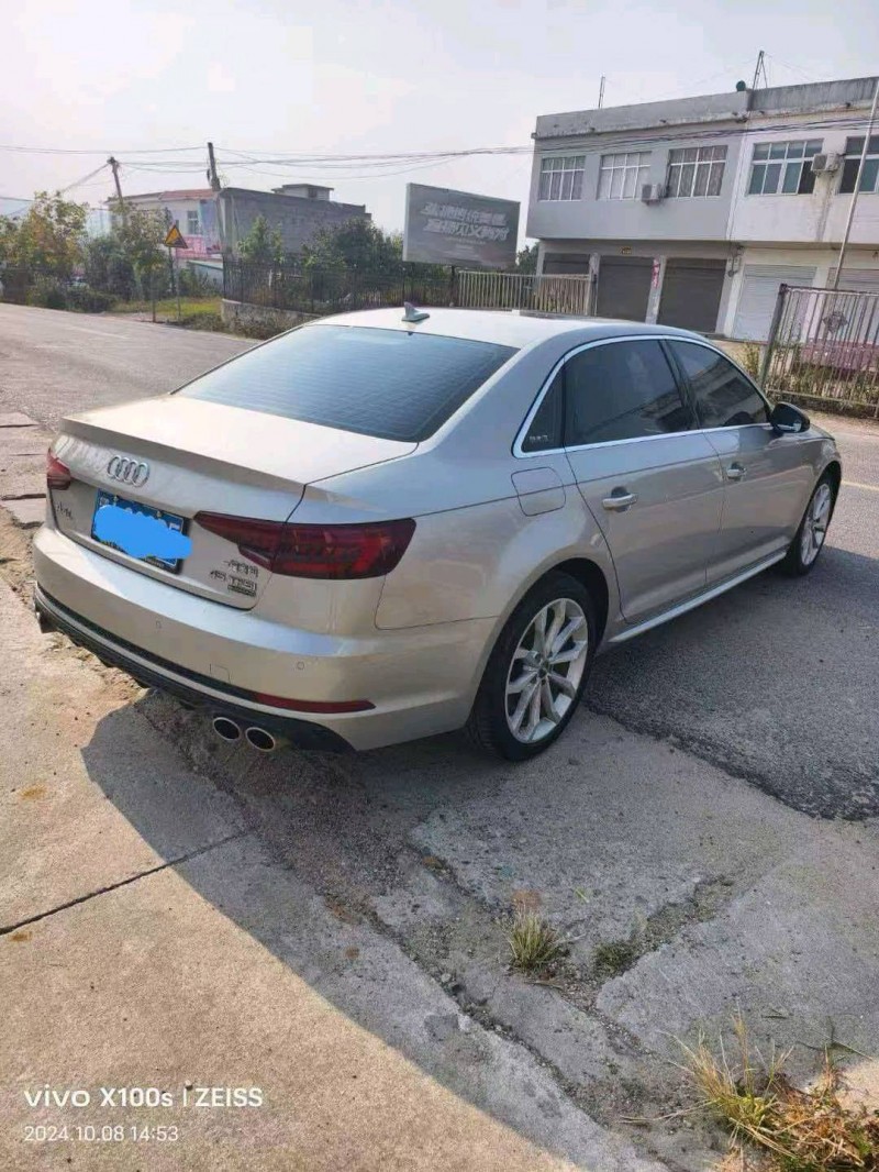 西安18年奥迪A4L8