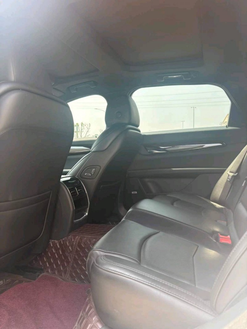 襄陽22年凱迪拉克CT65