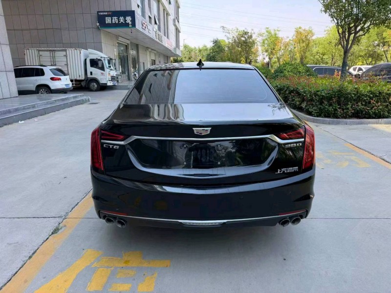濟寧20年凱迪拉克CT65