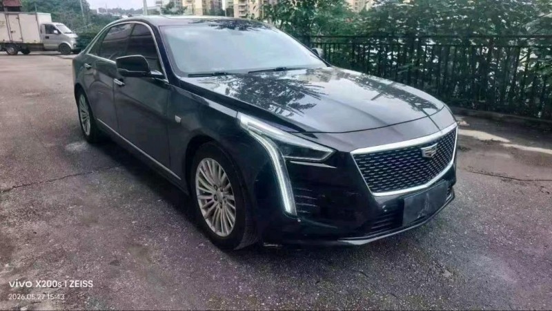 武漢20年凱迪拉克CT62