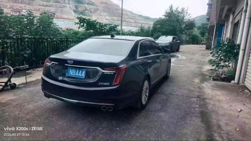 武漢20年凱迪拉克CT63