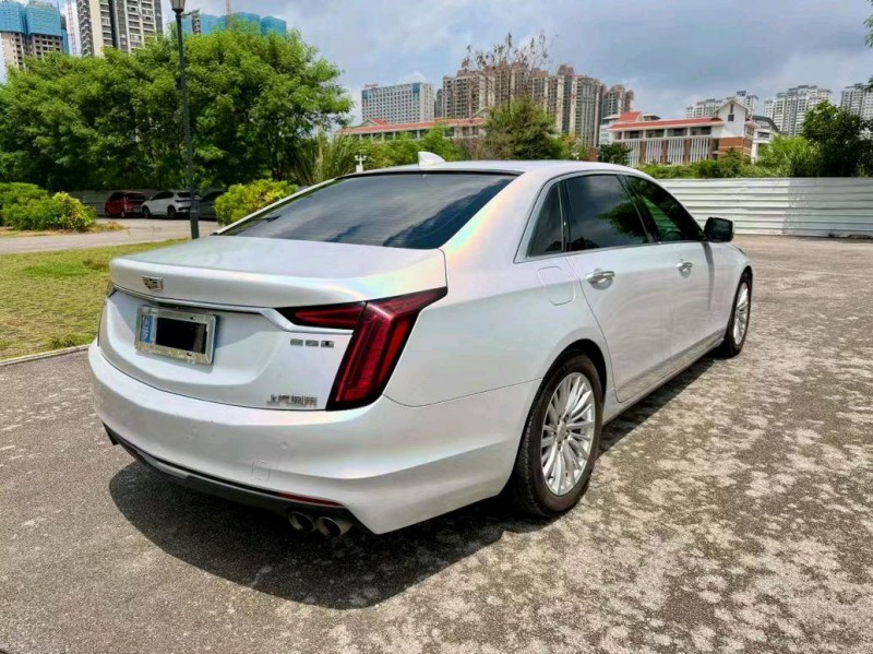 南宁20年凯迪拉克CT69