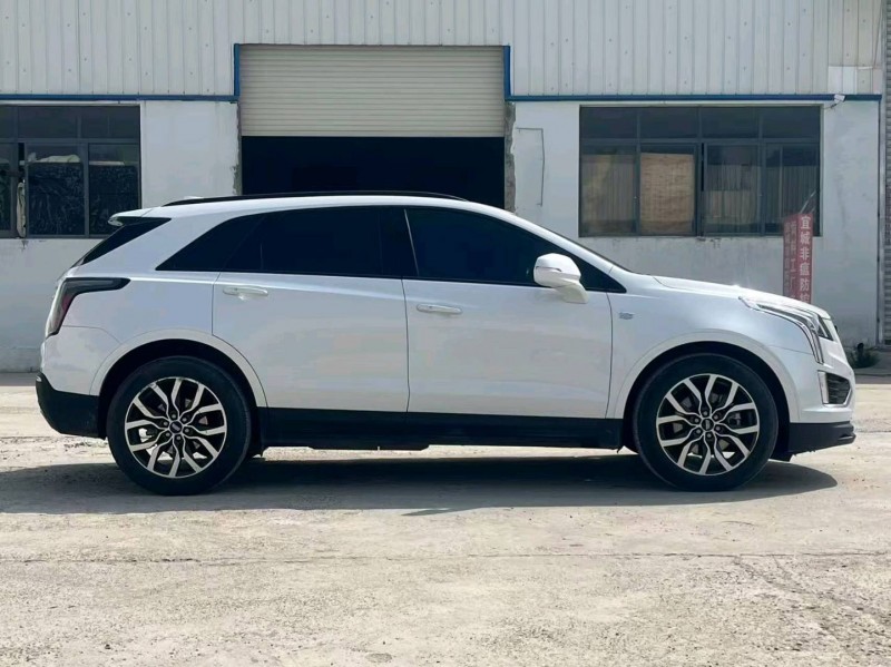 襄陽23年凱迪拉克XT56