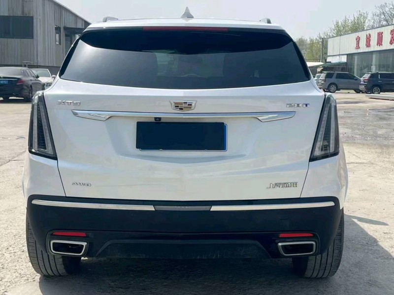 襄陽23年凱迪拉克XT59