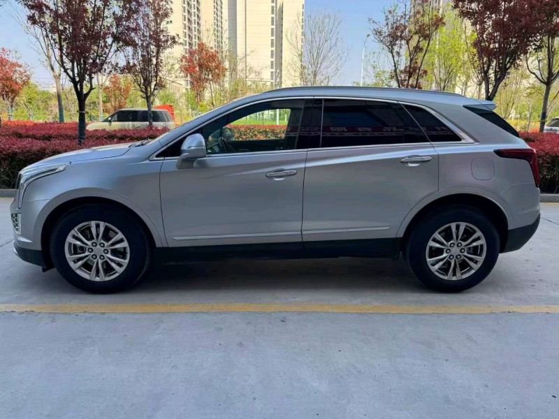 濟寧22年凱迪拉克XT55