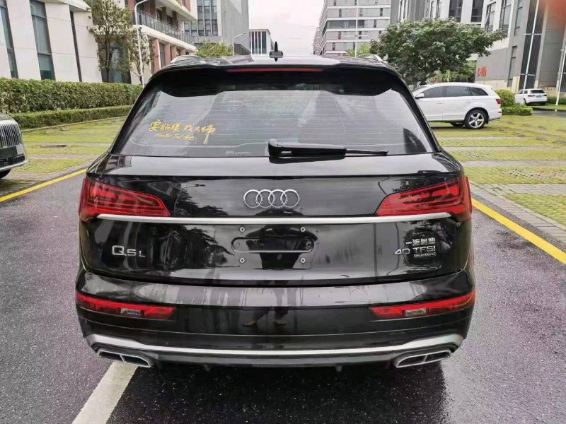 广州23年奥迪Q58