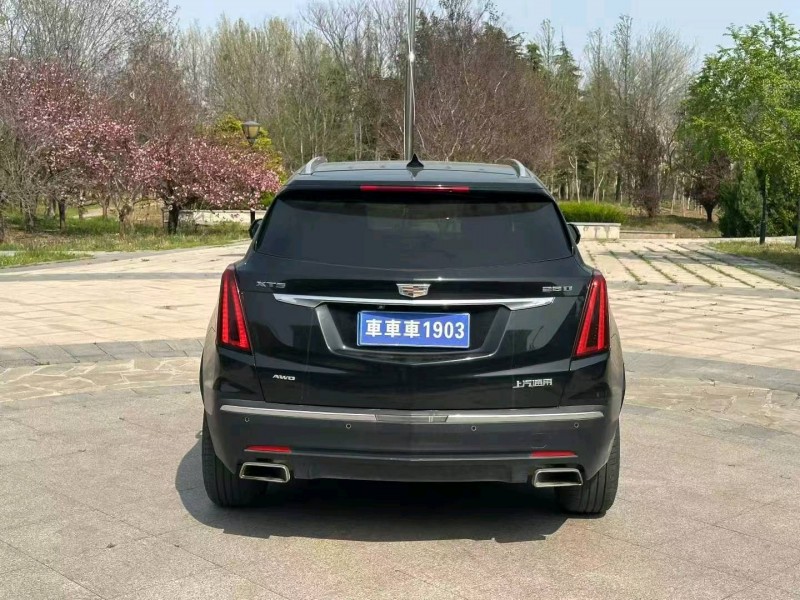 青島20年凱迪拉克XT56