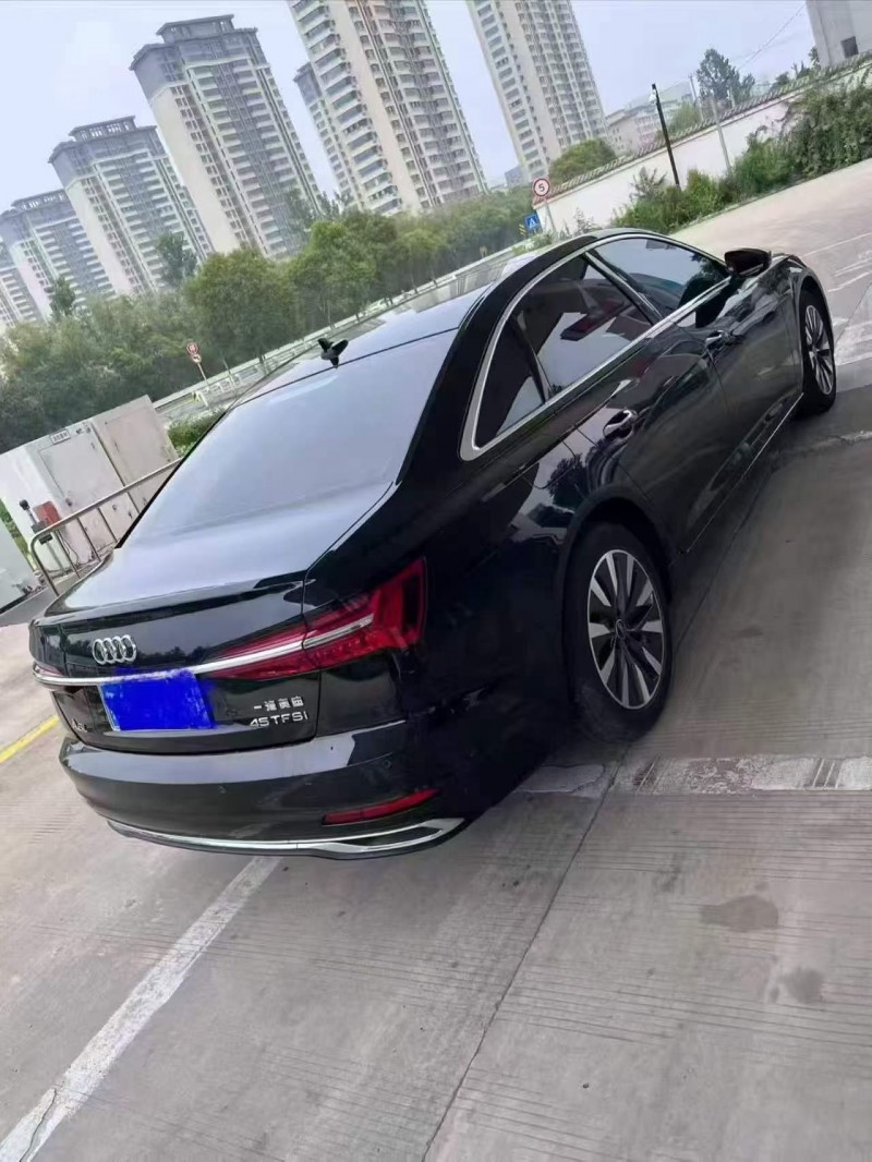 青島24年奧迪A6L8