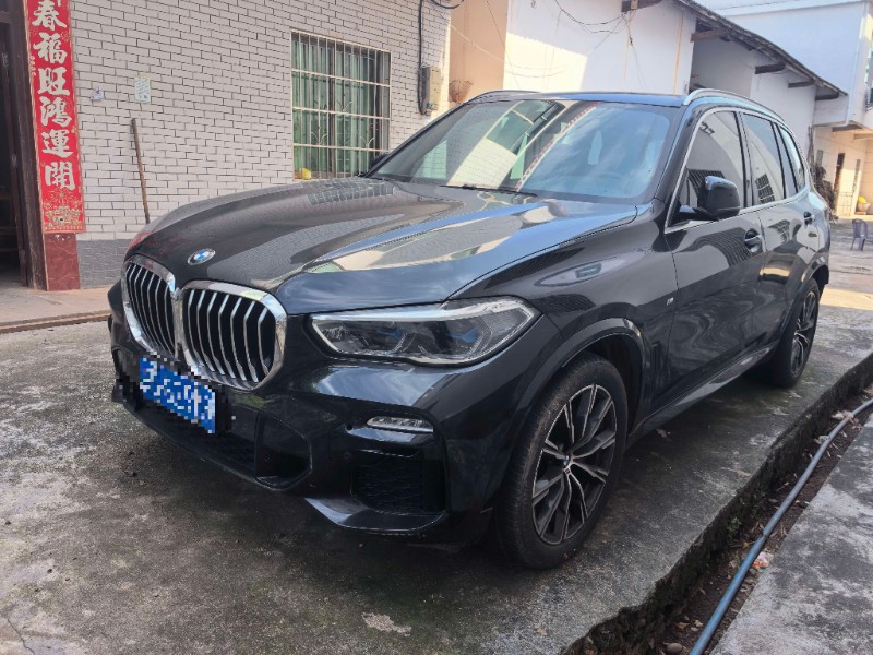 赣州21年宝马X54